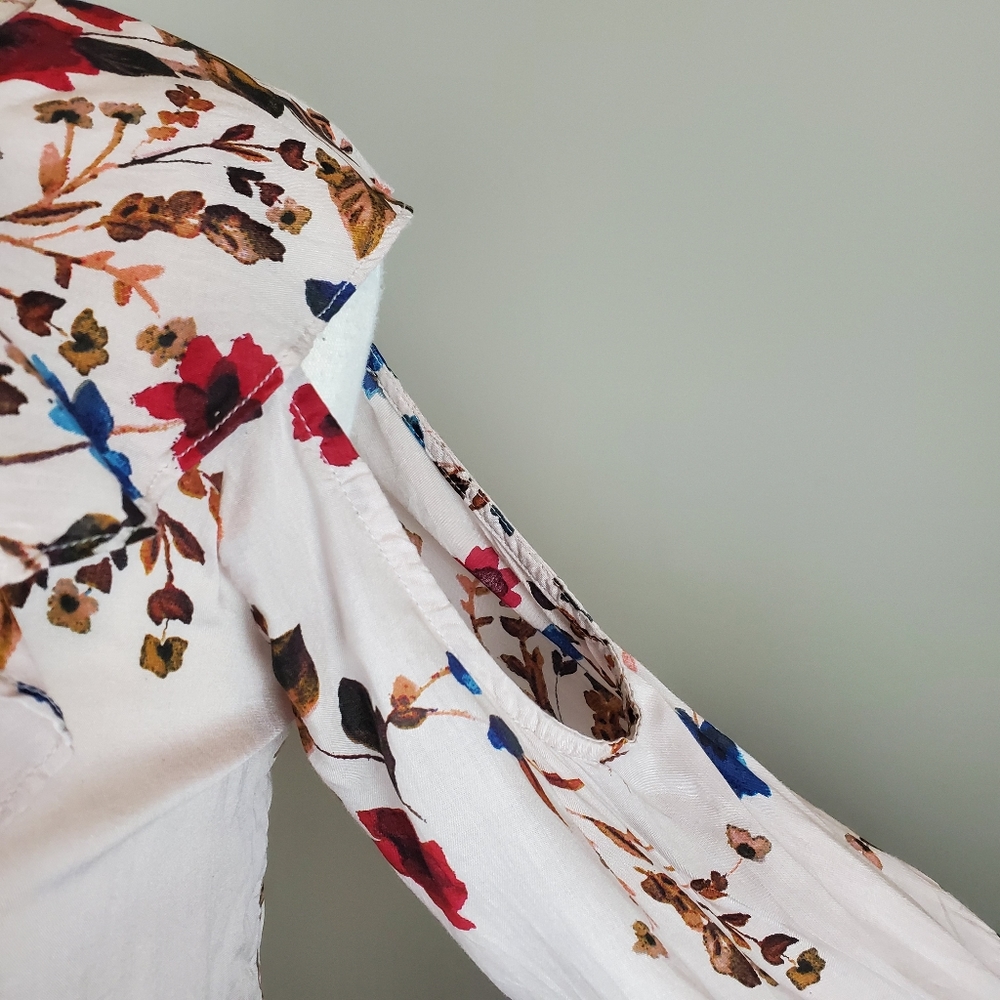 William Rast Floral Cold Shoulder Top - Picture 4 of 8